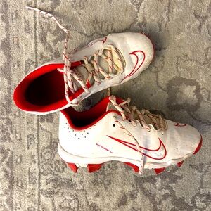 Girls Softball cleats 3.5Y | baseball cleats
